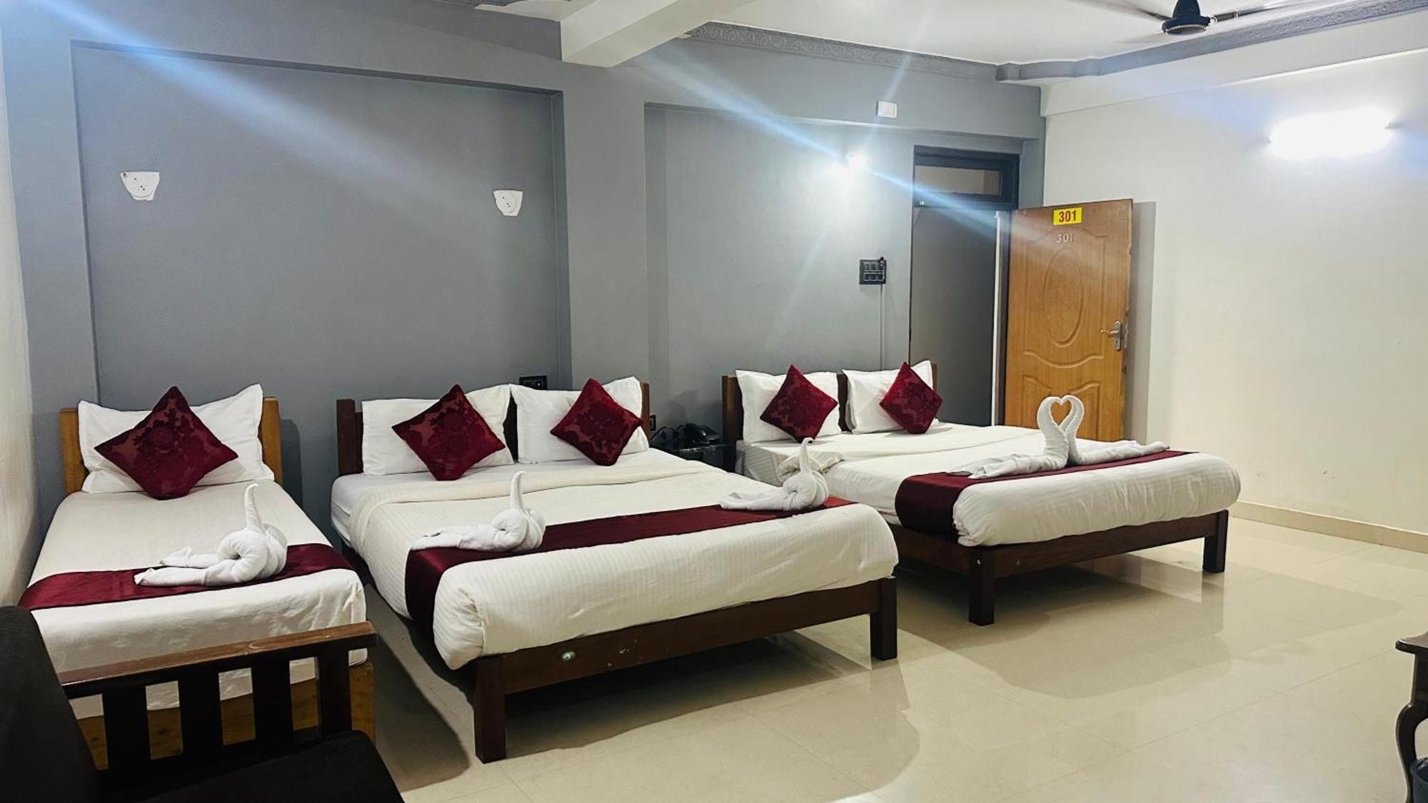Hotel Baga Bay 200 Meters From Baga Beach Exterior photo